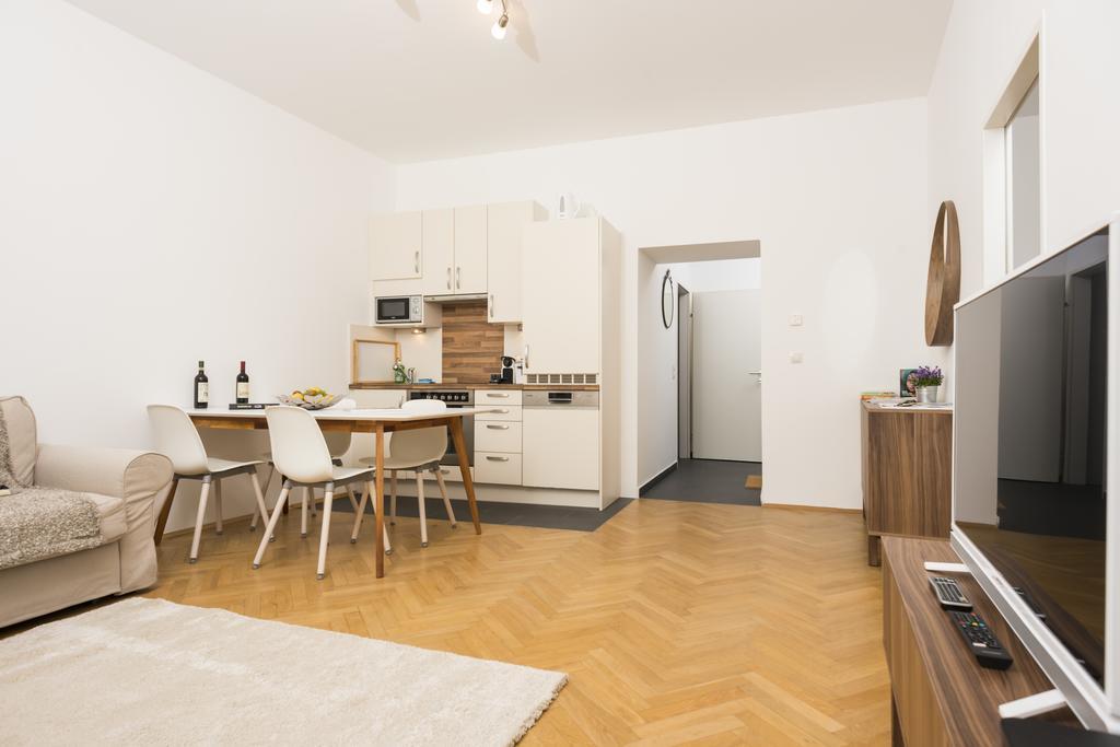Ferienwohnung Garden Lounge Satzberg by ichbucheAT Wien Exterior foto
